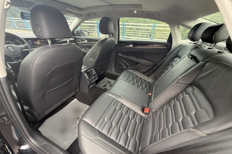 Used Volkswagen Passat 2019 330TSI Elite Edition China V Standard Interior 10