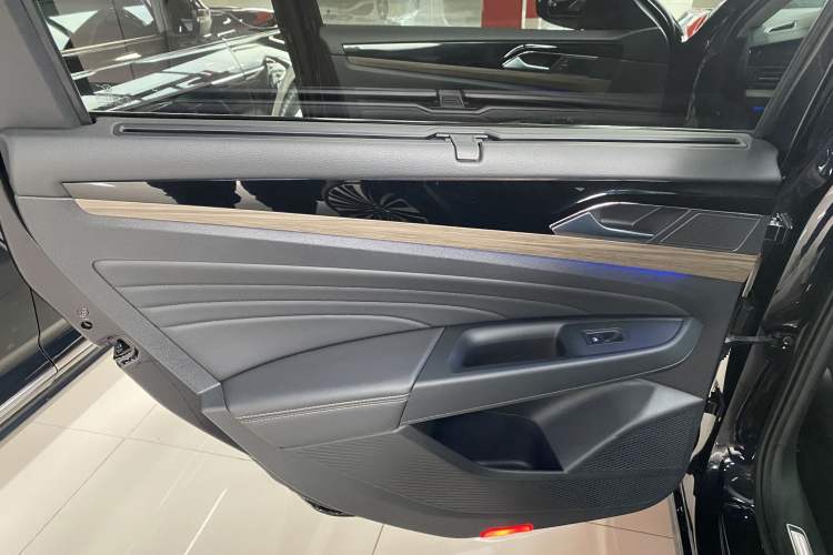 Used Volkswagen Passat 2019 330TSI Luxury Edition China V Standard Interior 13