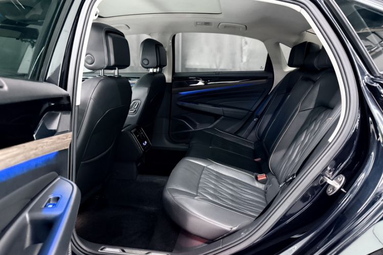 Used Volkswagen Passat 2019 330TSI Luxury Edition China VI Standard Interior 13