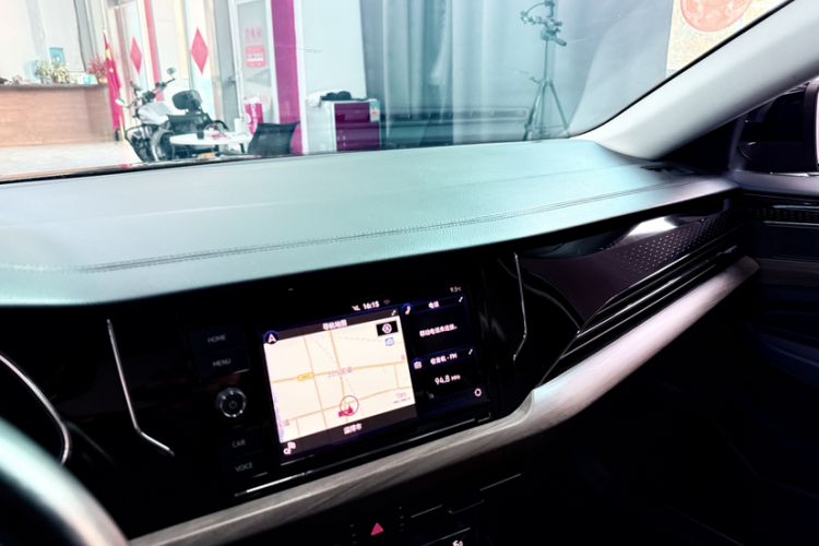 Used Volkswagen Passat 2019 330TSI Luxury Edition China VI Standard Interior 14