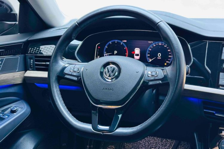 Used Volkswagen Passat 2019 330TSI Luxury Edition China VI Standard Interior 2