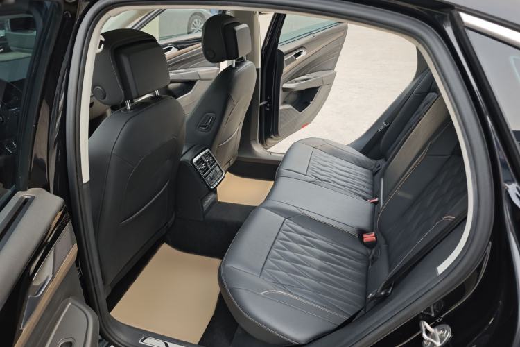 Used Volkswagen Passat 2019 330TSI Luxury Edition China VI Standard Interior 2