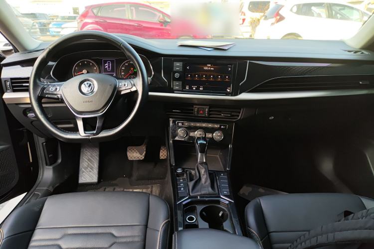 Used Volkswagen Passat 2019 330TSI Elite Edition China VI Interior 2