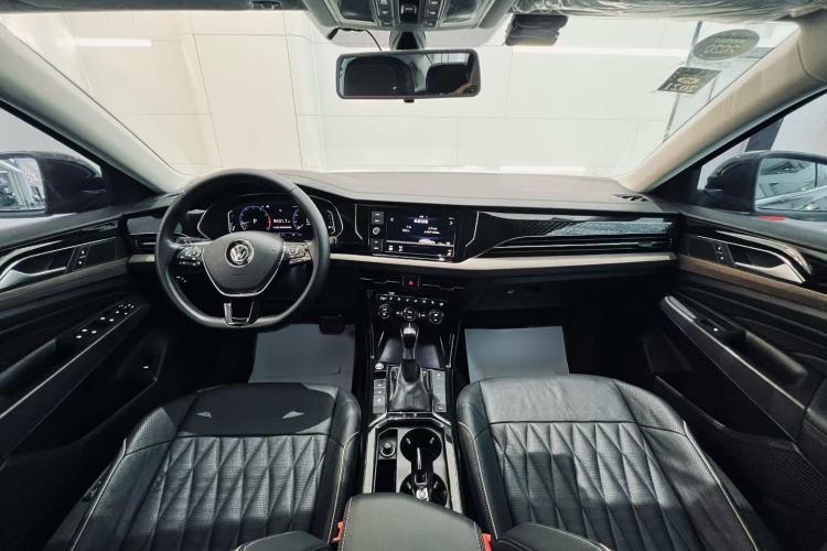 Used Volkswagen Passat 2019 380TSI Luxury Edition China VI Standard Interior 2