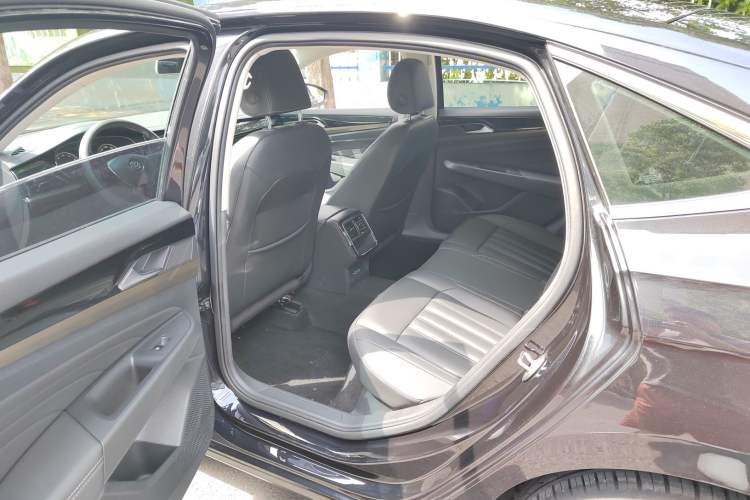 Used Volkswagen Passat 2019 280TSI Business Edition China VI Interior 2