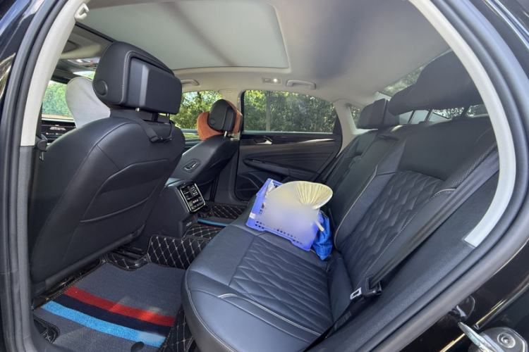 Used Volkswagen Passat 2019 330TSI Prestige Edition China V Standard Interior 2