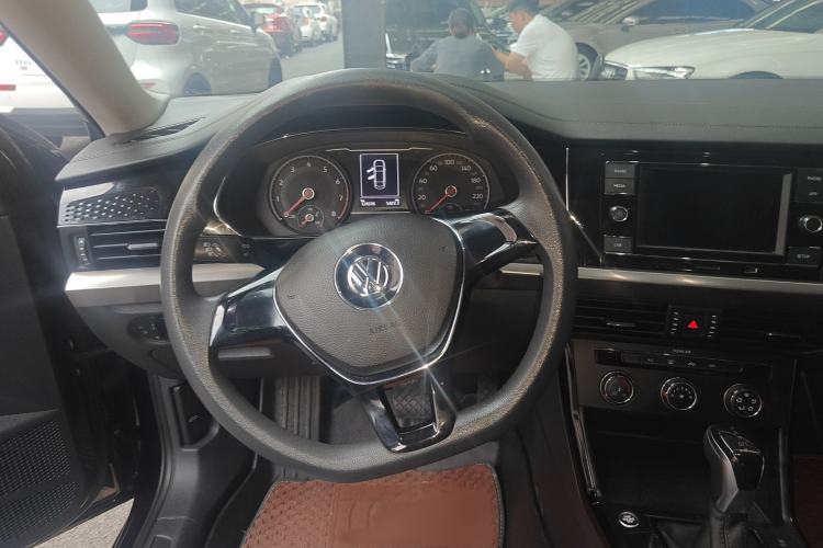 Used Volkswagen Passat 2019 280TSI Business Edition China VI Interior 3