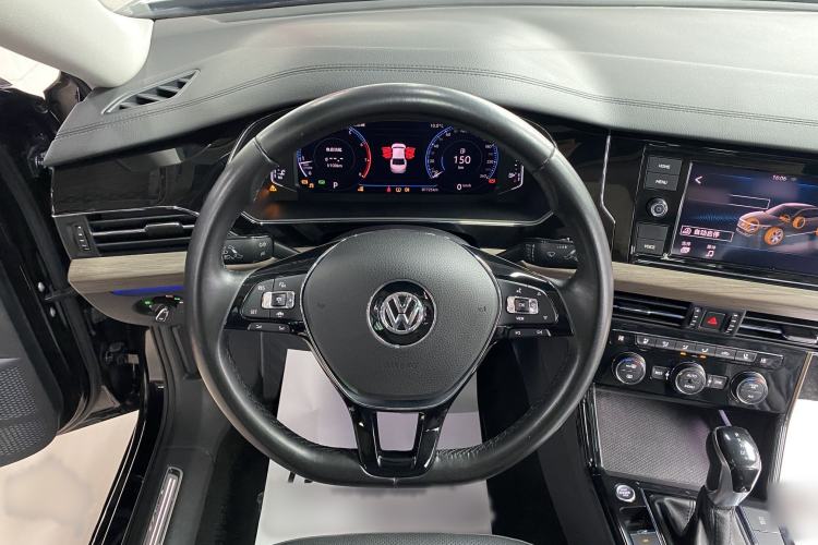 Used Volkswagen Passat 2019 330TSI Luxury Edition China V Standard Interior 3
