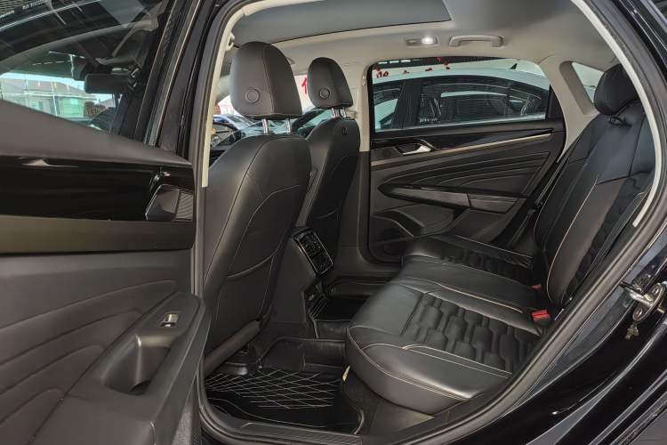 Used Volkswagen Passat 2019 330TSI Elite Edition China V Standard Interior 3
