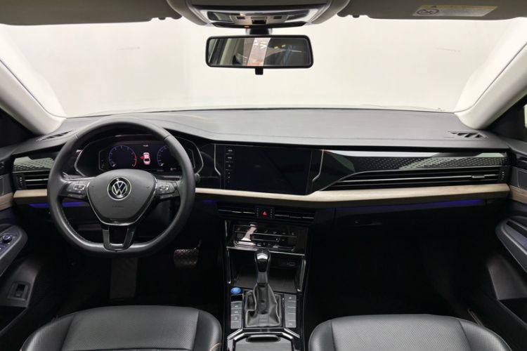 Used Volkswagen Passat 2019 380TSI Luxury Edition China VI Standard Interior 3