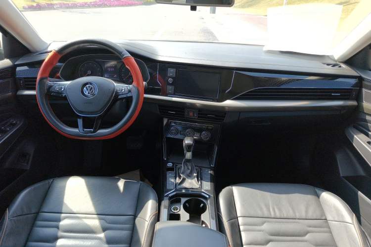 Used Volkswagen Passat 2019 330TSI Elite Edition China V Standard Interior 3