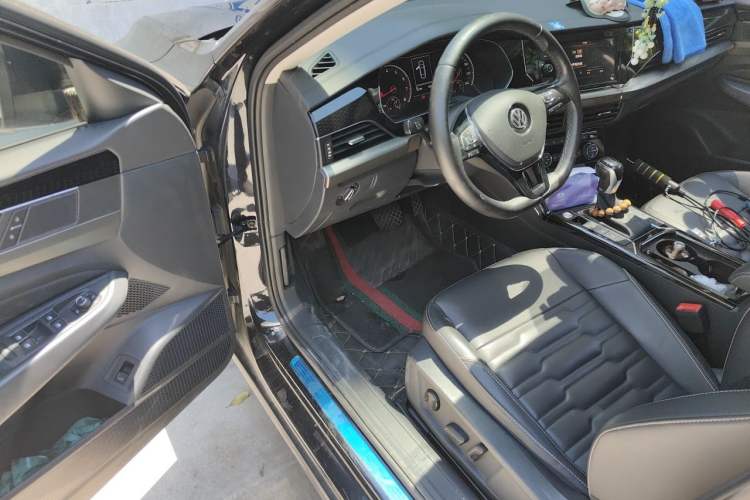 Used Volkswagen Passat 2019 280TSI Elite Edition China VI Standard Interior 3