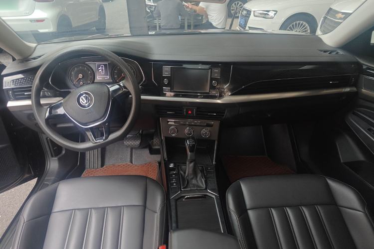 Used Volkswagen Passat 2019 280TSI Business Edition China VI Interior 4