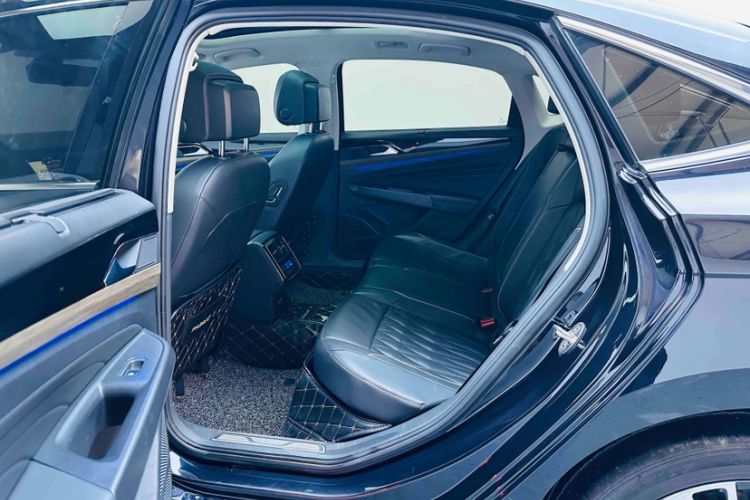 Used Volkswagen Passat 2019 330TSI Luxury Edition China VI Standard Interior 4