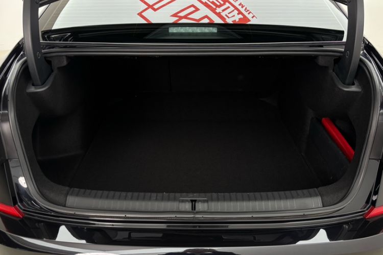 Used Volkswagen Passat 2019 380TSI Luxury Edition China VI Standard Interior 4