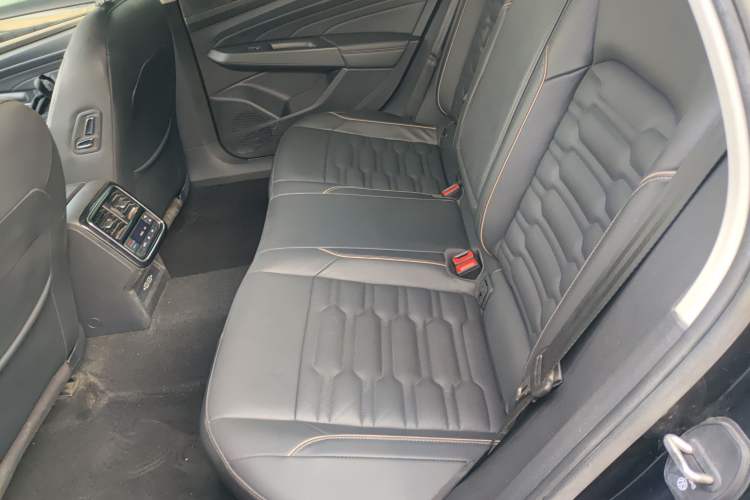 Used Volkswagen Passat 2019 330TSI Elite Edition China VI Interior 4