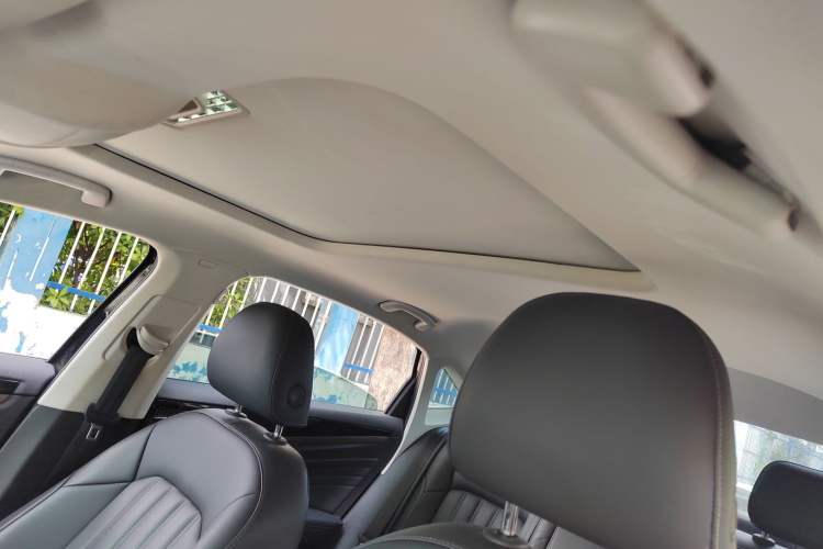 Used Volkswagen Passat 2019 280TSI Business Edition China VI Interior 4