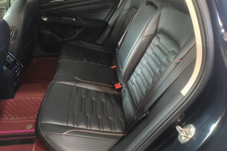 Used Volkswagen Passat 2019 330TSI Elite Edition China VI Interior 4