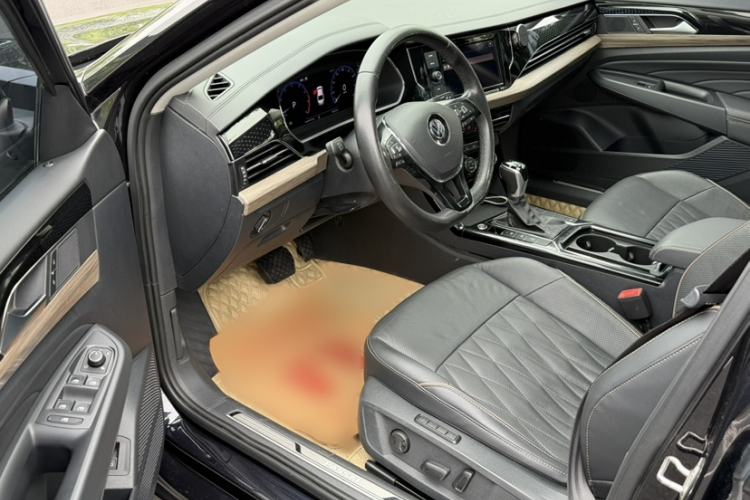 Used Volkswagen Passat 2019 380TSI Luxury Edition China VI Standard Interior 5