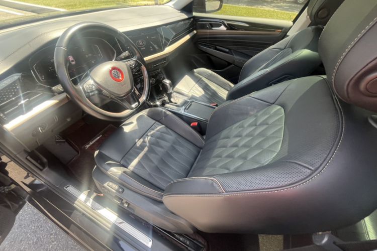 Used Volkswagen Passat 2019 380TSI Prestige Edition China VI Standard Interior 5