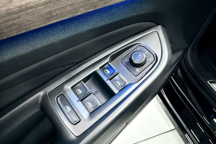 Used Volkswagen Passat 2019 330TSI Luxury Edition China VI Standard Interior 5