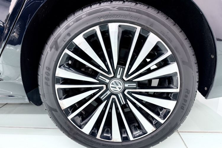 Used Volkswagen Passat 2019 330TSI Luxury Edition China VI Standard Interior 6