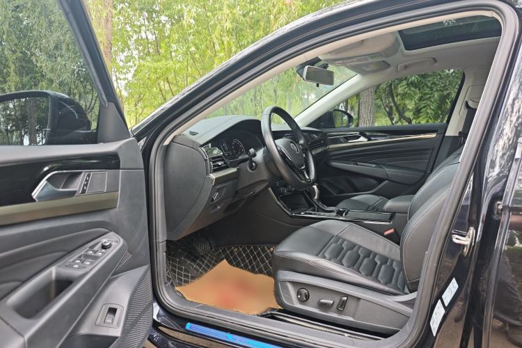 Used Volkswagen Passat 2019 330TSI Elite Edition China VI Interior 6