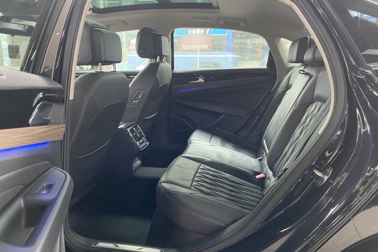 Used Volkswagen Passat 2019 330TSI Luxury Edition China V Standard Interior 8