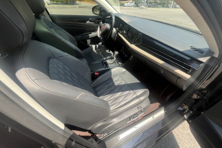Used Volkswagen Passat 2019 380TSI Prestige Edition China VI Standard Interior 9