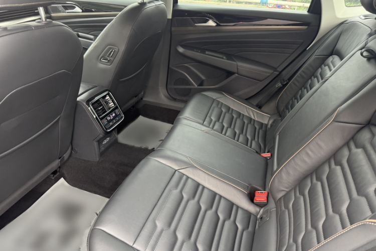 Used Volkswagen Passat 2019 330TSI Elite Edition China V Standard Interior 9