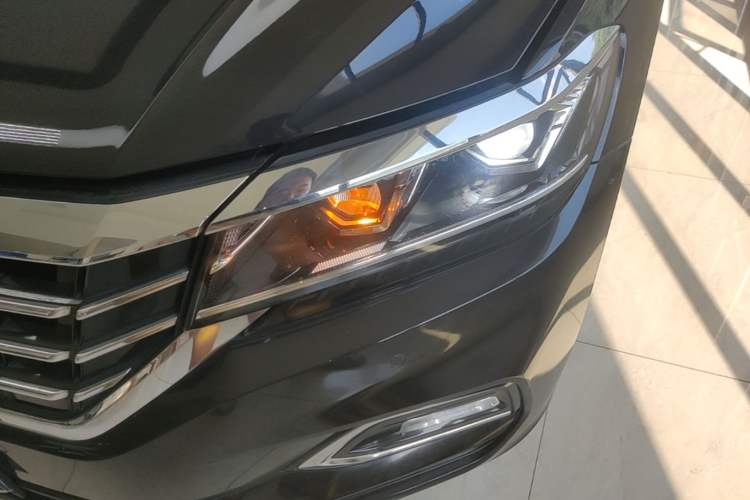 Used Volkswagen Passat 2019 330TSI Elite Edition China VI Left Front Headlight