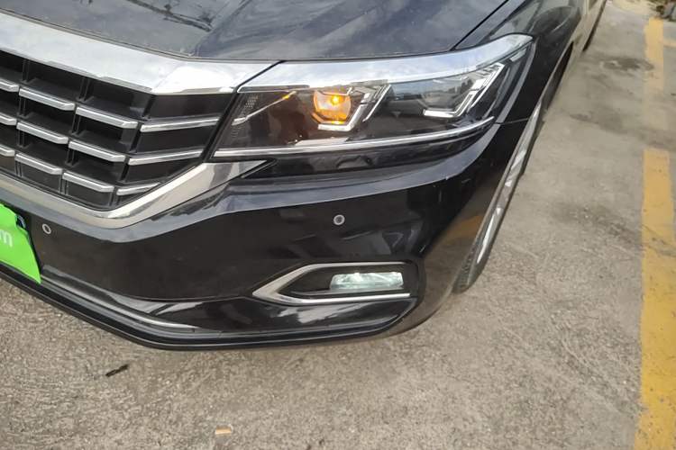 Used Volkswagen Passat 2019 330TSI Elite Edition China VI Left Front Headlight
