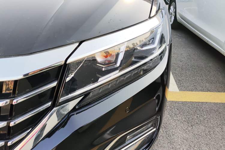 Used Volkswagen Passat 2019 330TSI Elite Edition China VI Left Front Headlight