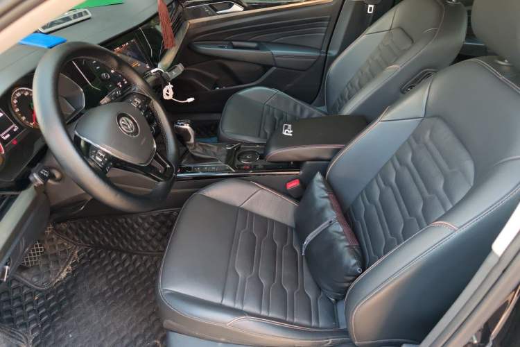 Used Volkswagen Passat 2019 330TSI Elite Edition China VI Left Front Seat