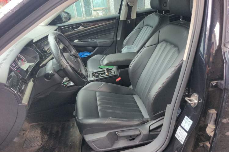 Used Volkswagen Passat 2019 280TSI Business Edition China VI Left Front Seat