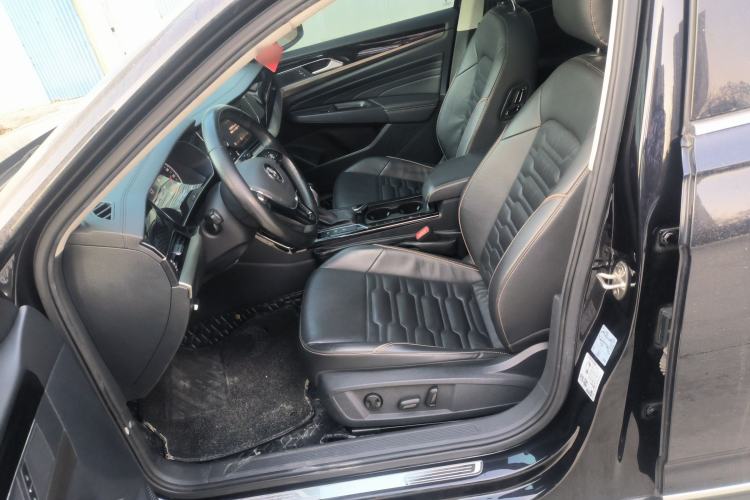 Used Volkswagen Passat 2019 330TSI Elite Edition China VI Left Front Seat