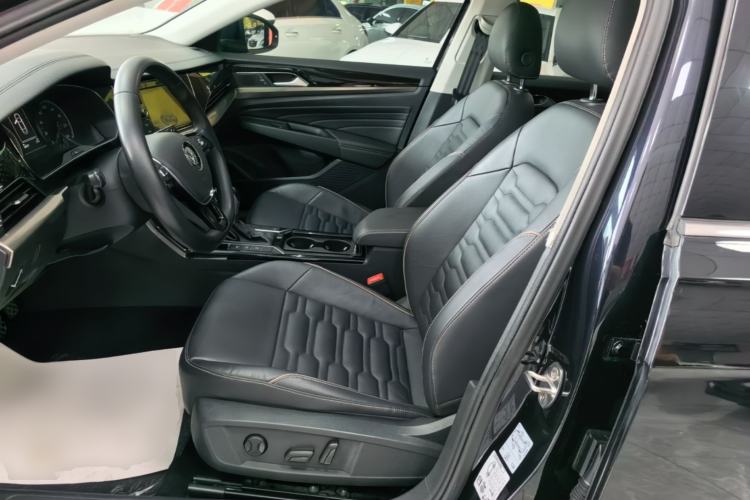 Used Volkswagen Passat 2019 330TSI Elite Edition China VI Left Front Seat