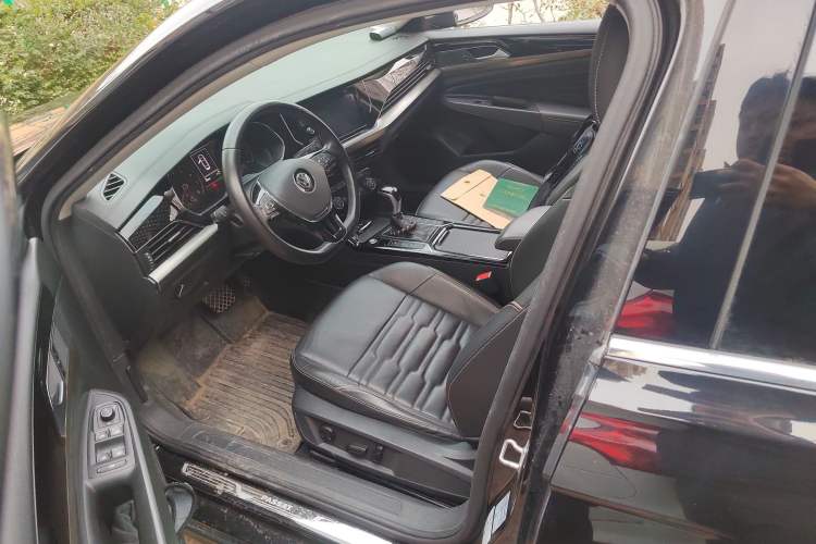 Used Volkswagen Passat 2019 330TSI Elite Edition China VI Left Front Seat
