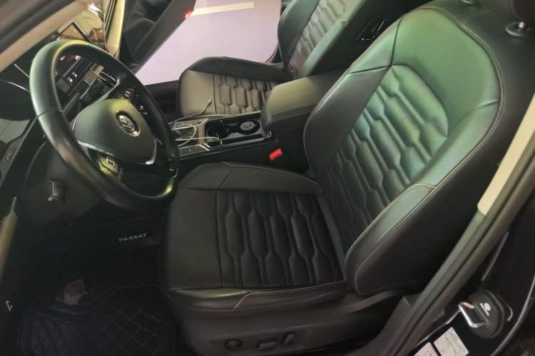 Used Volkswagen Passat 2019 330TSI Elite Edition China VI Left Front Seat