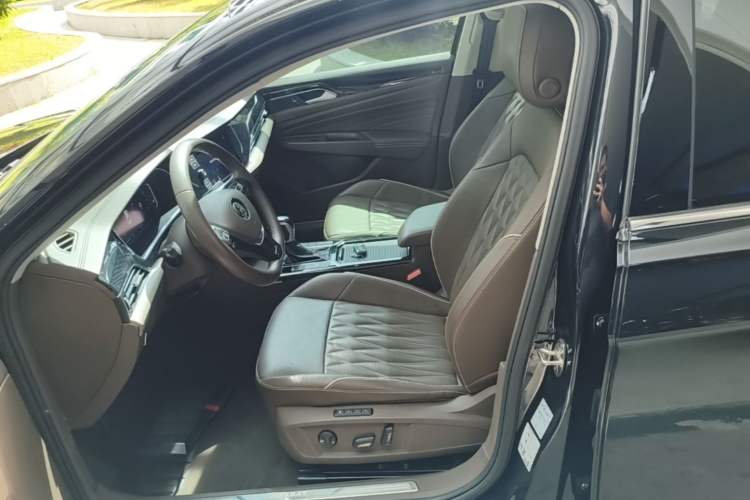 Used Volkswagen Passat 2019 330TSI Luxury Edition China VI Standard Left Front Seat