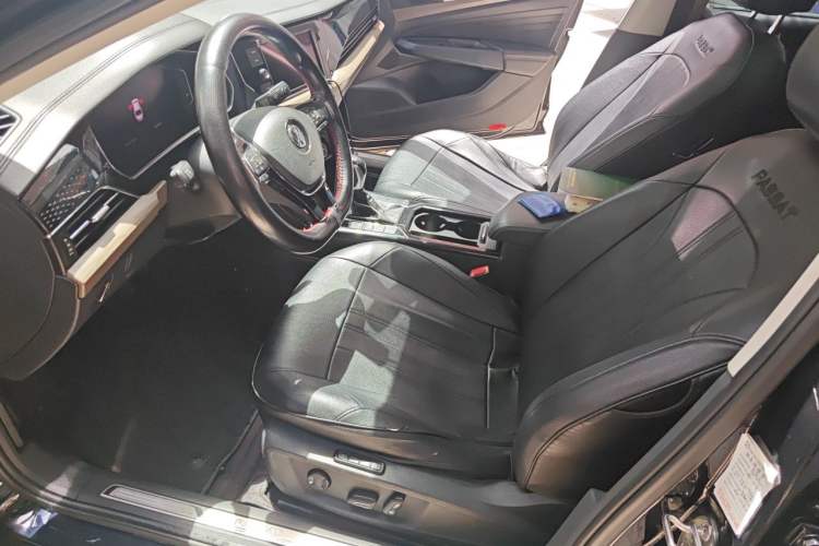 Used Volkswagen Passat 2019 330TSI Luxury Edition China VI Standard Left Front Seat