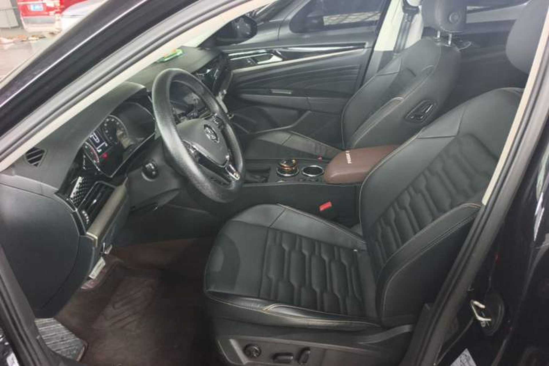Used Volkswagen Passat 2019 330TSI Elite Edition China VI Left Front Seat