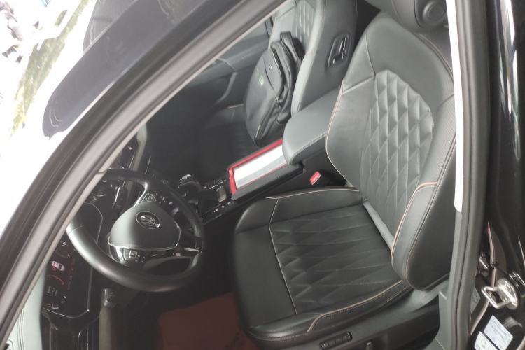 Used Volkswagen Passat 2019 330TSI Luxury Edition China VI Standard Left Front Seat