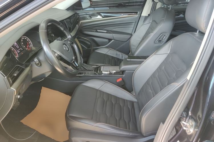 Used Volkswagen Passat 2019 330TSI Elite Edition China VI Left Front Seat