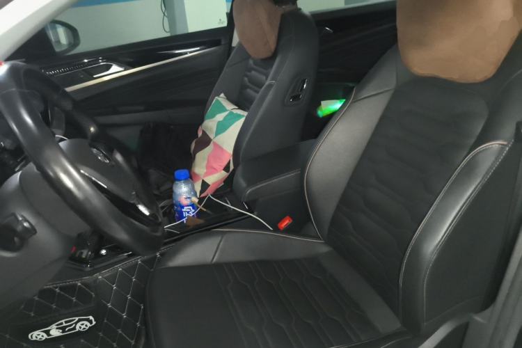 Used Volkswagen Passat 2019 330TSI Elite Edition China VI Left Front Seat