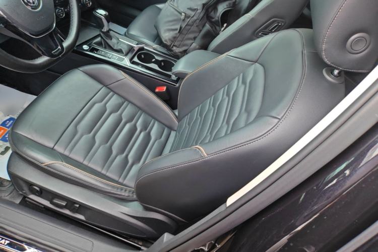 Used Volkswagen Passat 2019 330TSI Elite Edition China VI Left Front Seat