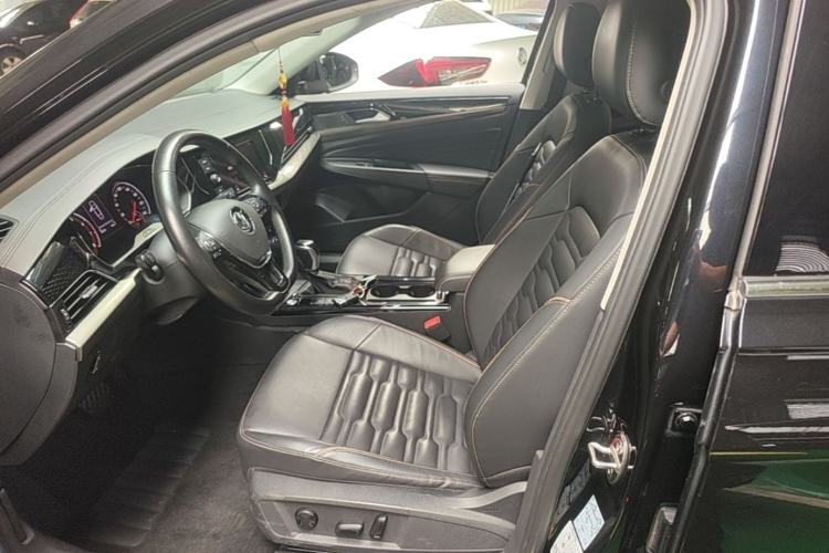 Used Volkswagen Passat 2019 330TSI Elite Edition China VI Left Front Seat