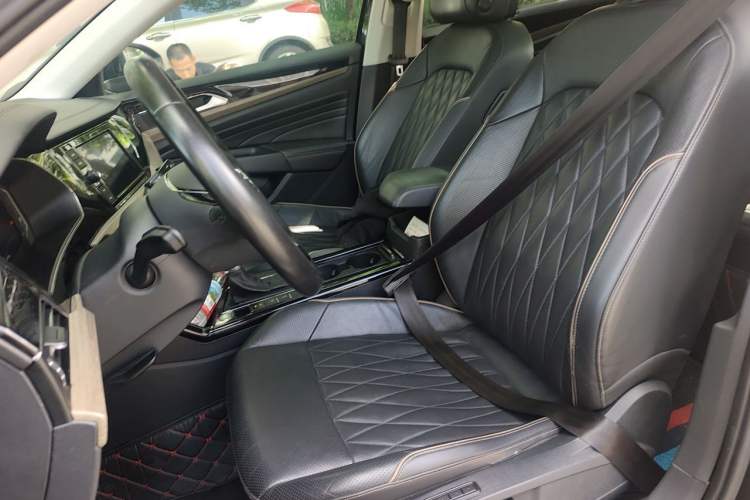 Used Volkswagen Passat 2019 330TSI Luxury Edition China VI Standard Left Front Seat