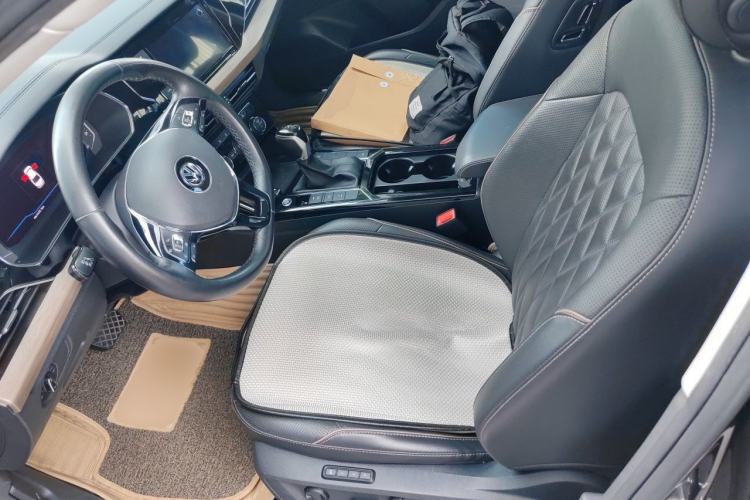 Used Volkswagen Passat 2019 330TSI Luxury Edition China VI Standard Left Front Seat