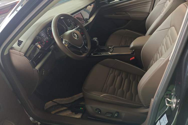 Used Volkswagen Passat 2019 330TSI Elite Edition China VI Left Front Seat